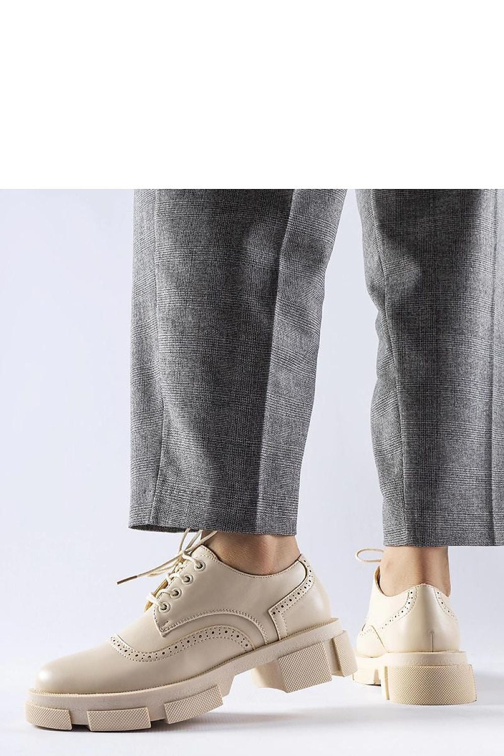   Beżowe wiązane półbuty Piazzetta - Solea 