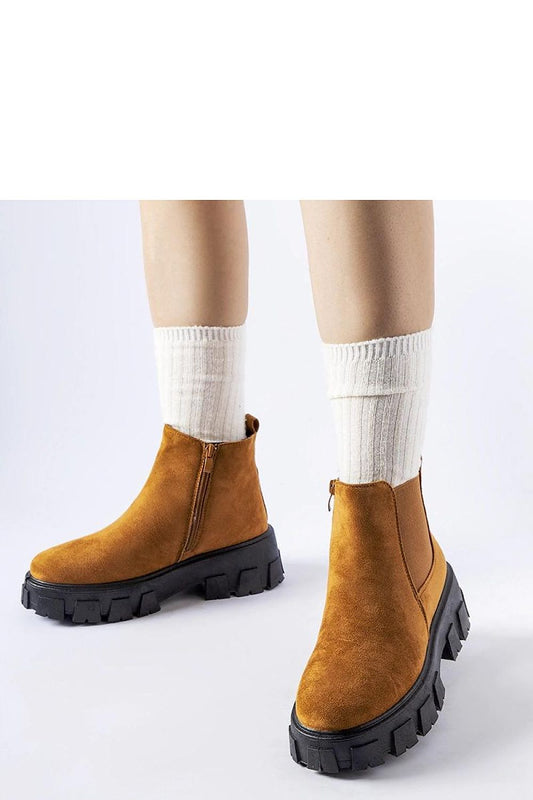   Brązowe niskie buty na masywnej podeszwie Willo - Solea 