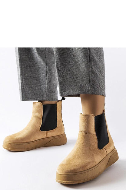   Ciemnobeżowe botki na platformie Benilde - Solea 