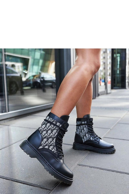   Czarne trapery zdobione monogramem Giraldo - Solea 