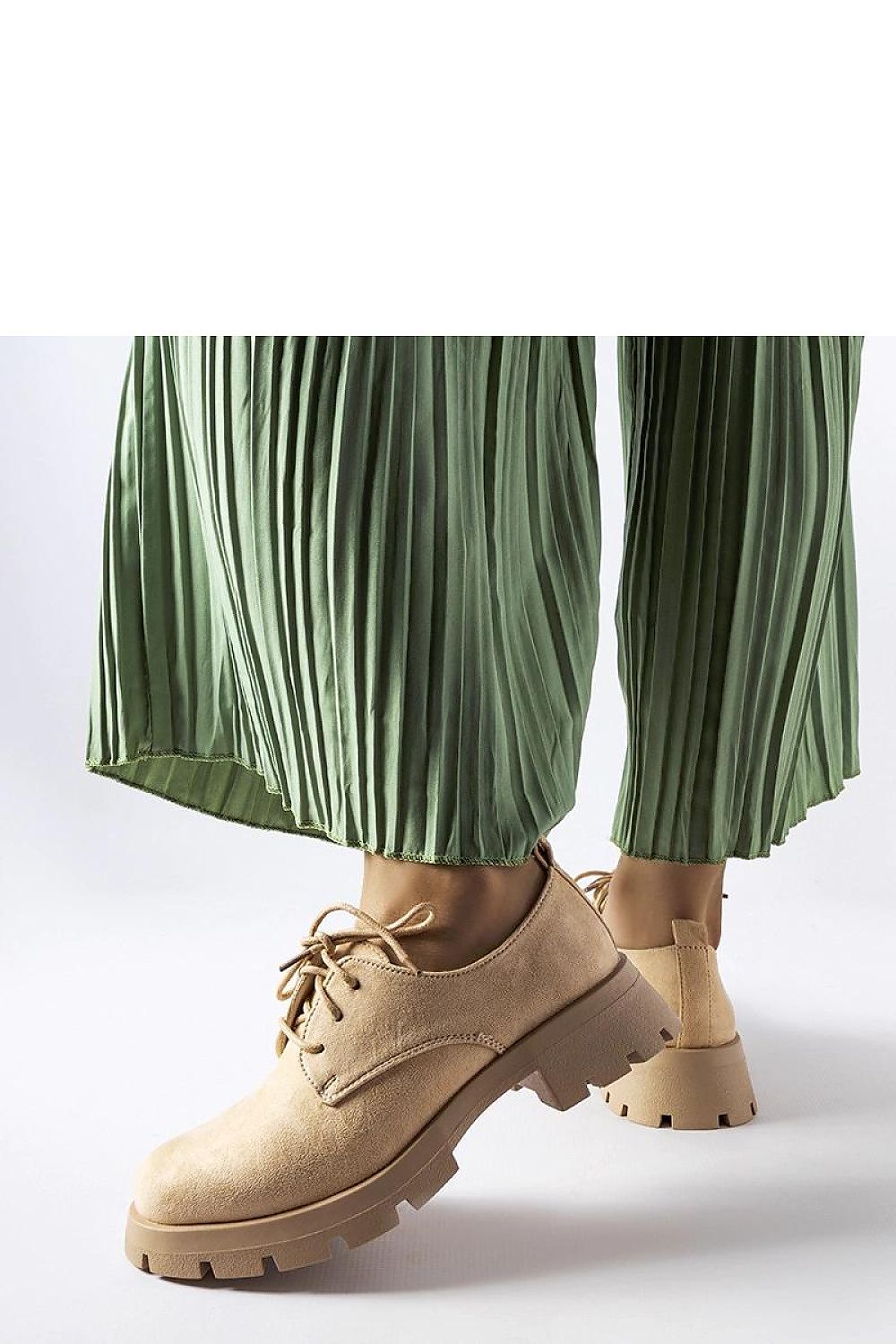   Beżowe półbuty na masywnej podeszwie Coleman - Solea 