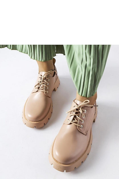   Beżowe półbuty o matowym wykończeniu Charleston - Solea 