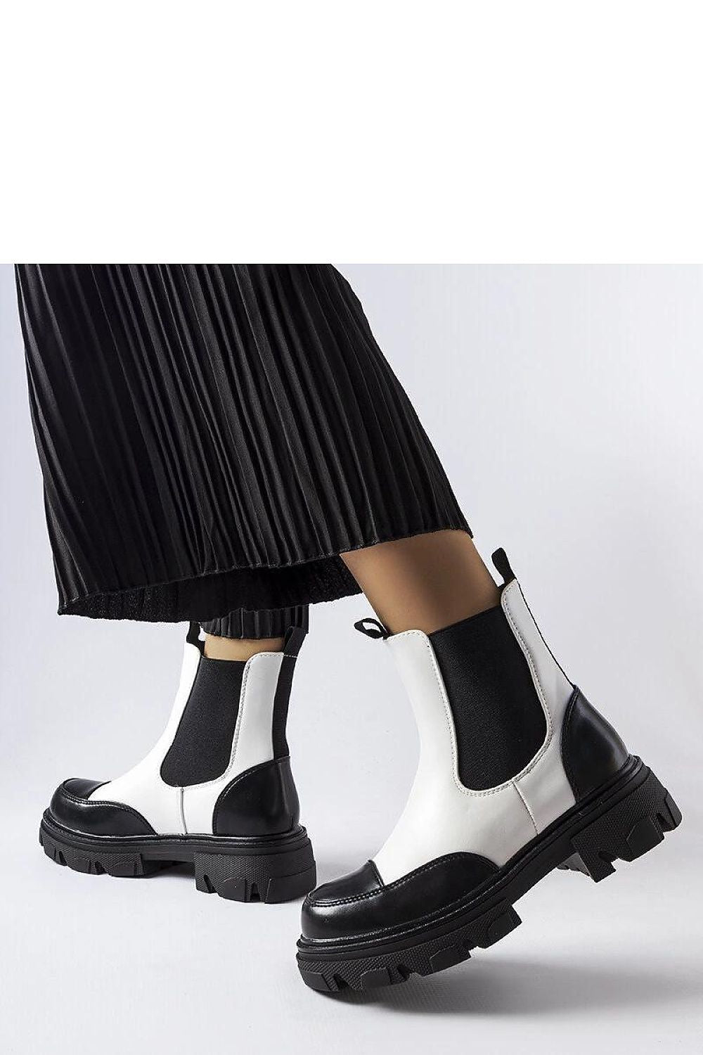   Czarno-białe wsuwane botki Albany - Solea 