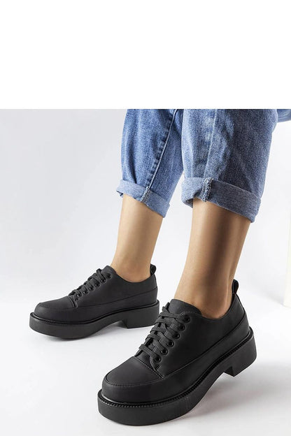   Czarne półbuty na płaskim obcasie Merico - Solea 