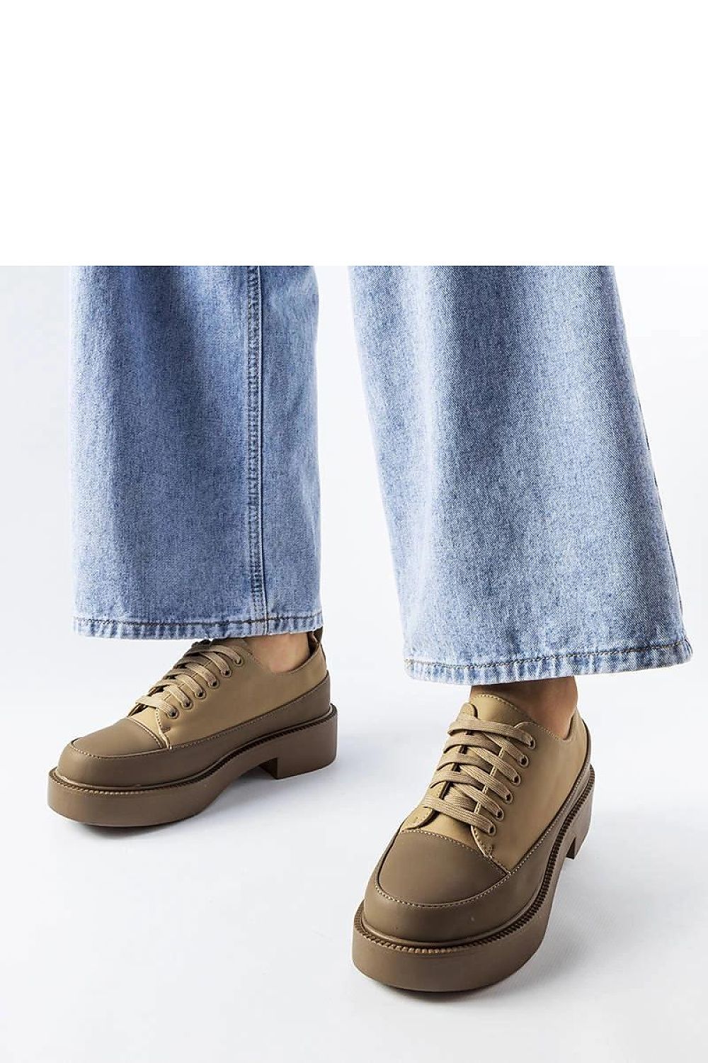   Brązowe półbuty na płaskim obcasie Merico - Solea 