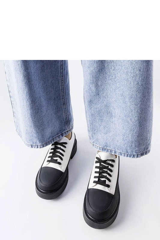   Białe półbuty na płaskim obcasie Merico - Solea 