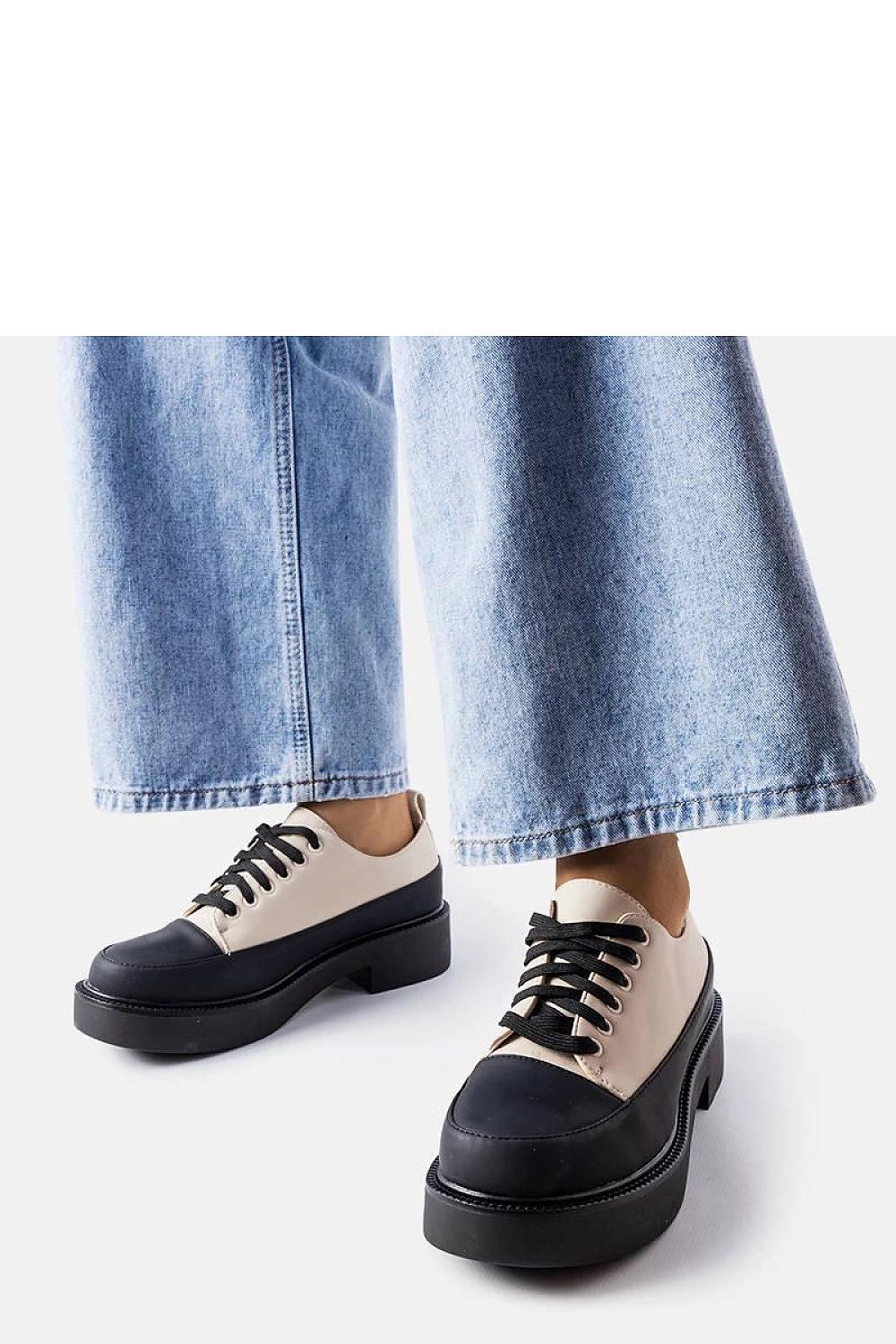   Beżowe półbuty na płaskim obcasie Merico - Solea 