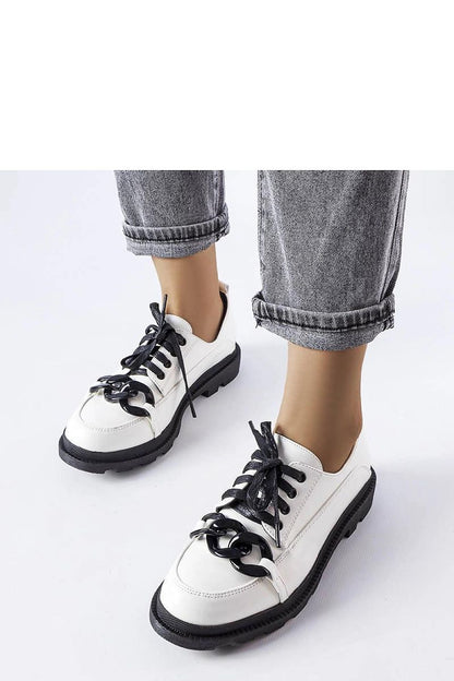   Białe półbuty z łańcuchem Allain - Solea 