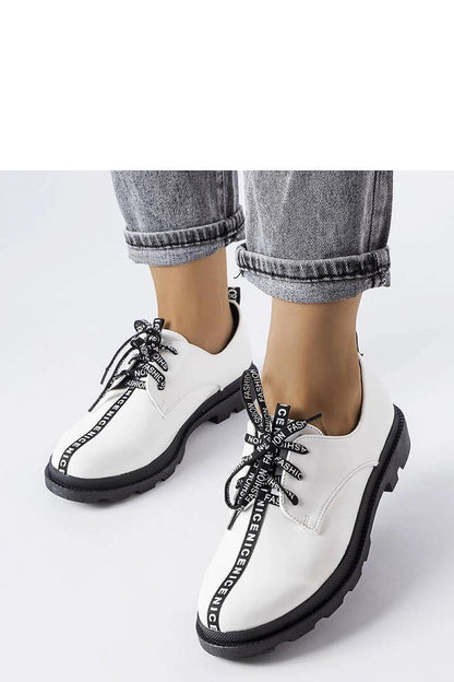   Białe półbuty z kontrastową podeszwą Hanifan - Solea 