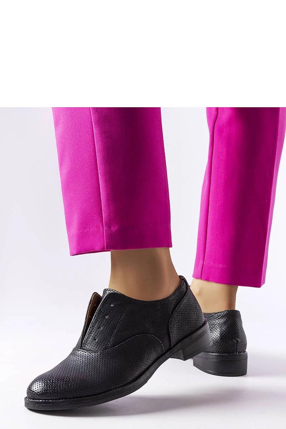   Czarne półbuty perforowane Kairaouani - Solea 