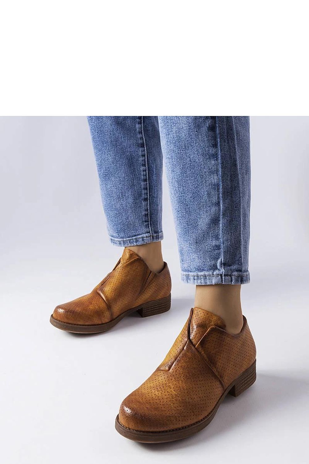   Brązowe wsuwane ażurowe półbuty Seymour - Solea 