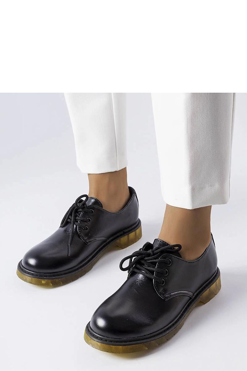   Czarne półbuty typu glany Parfait - Solea 