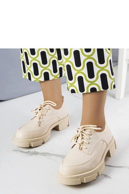   Beżowe półbuty na masywnej podeszwie Kay - Solea 