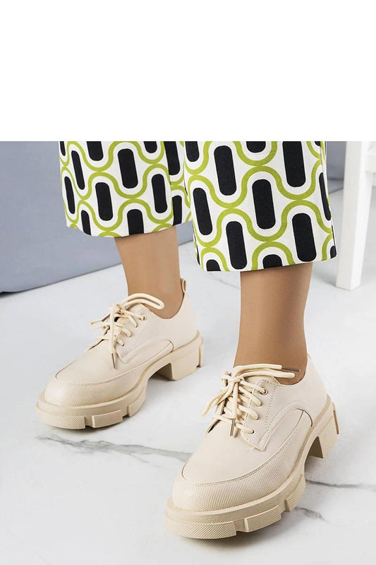   Beżowe półbuty na masywnej podeszwie Kay - Solea 