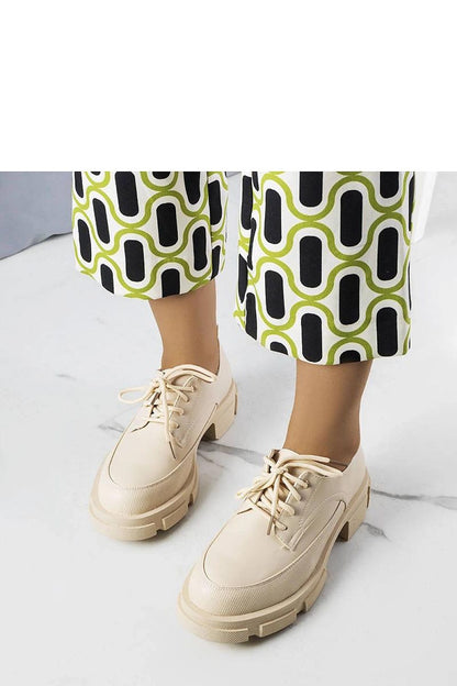   Beżowe półbuty na masywnej podeszwie Kay - Solea 