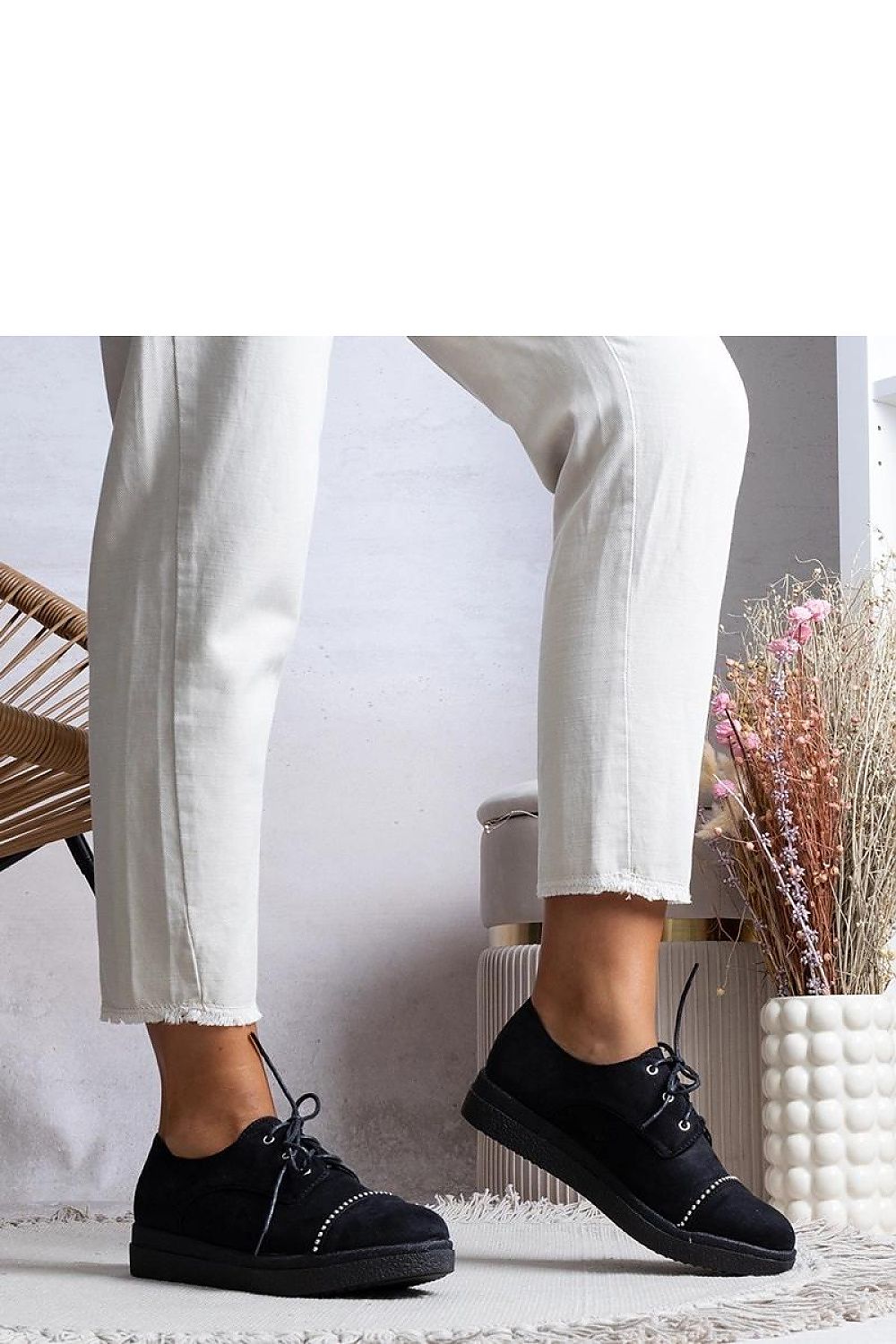   Czarne półbuty damskie Vista - Solea 