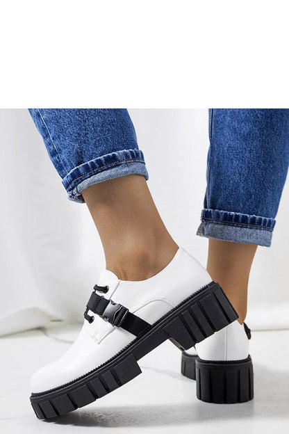   Białe półbuty na traktorowej podeszwie Marike - Solea 