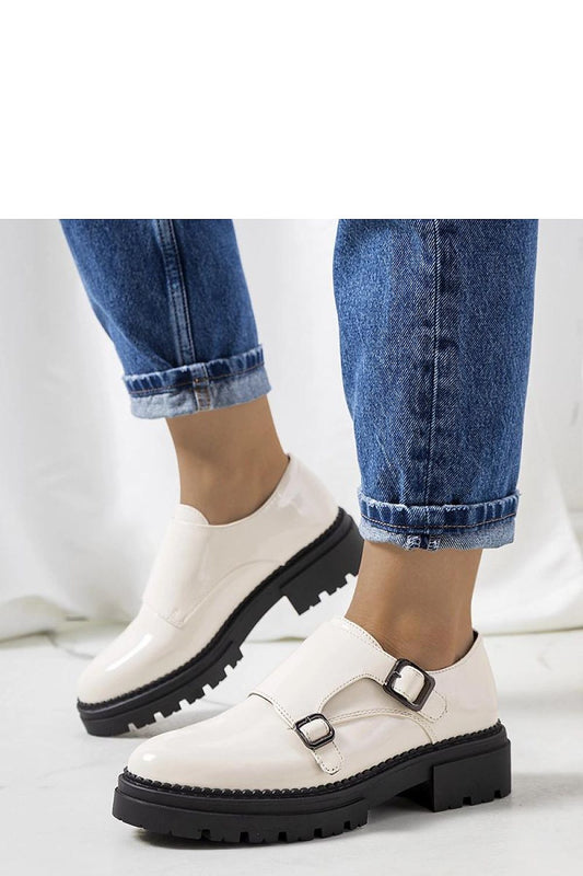   Beżowe lakierowane półbuty Valks - Solea 