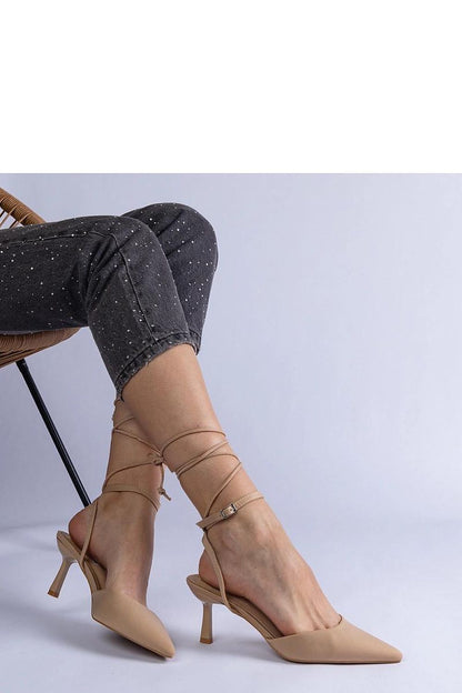   Beżowe szpilki z odkrytą pięta wiązane wokół kostki Viktoriada - Solea 