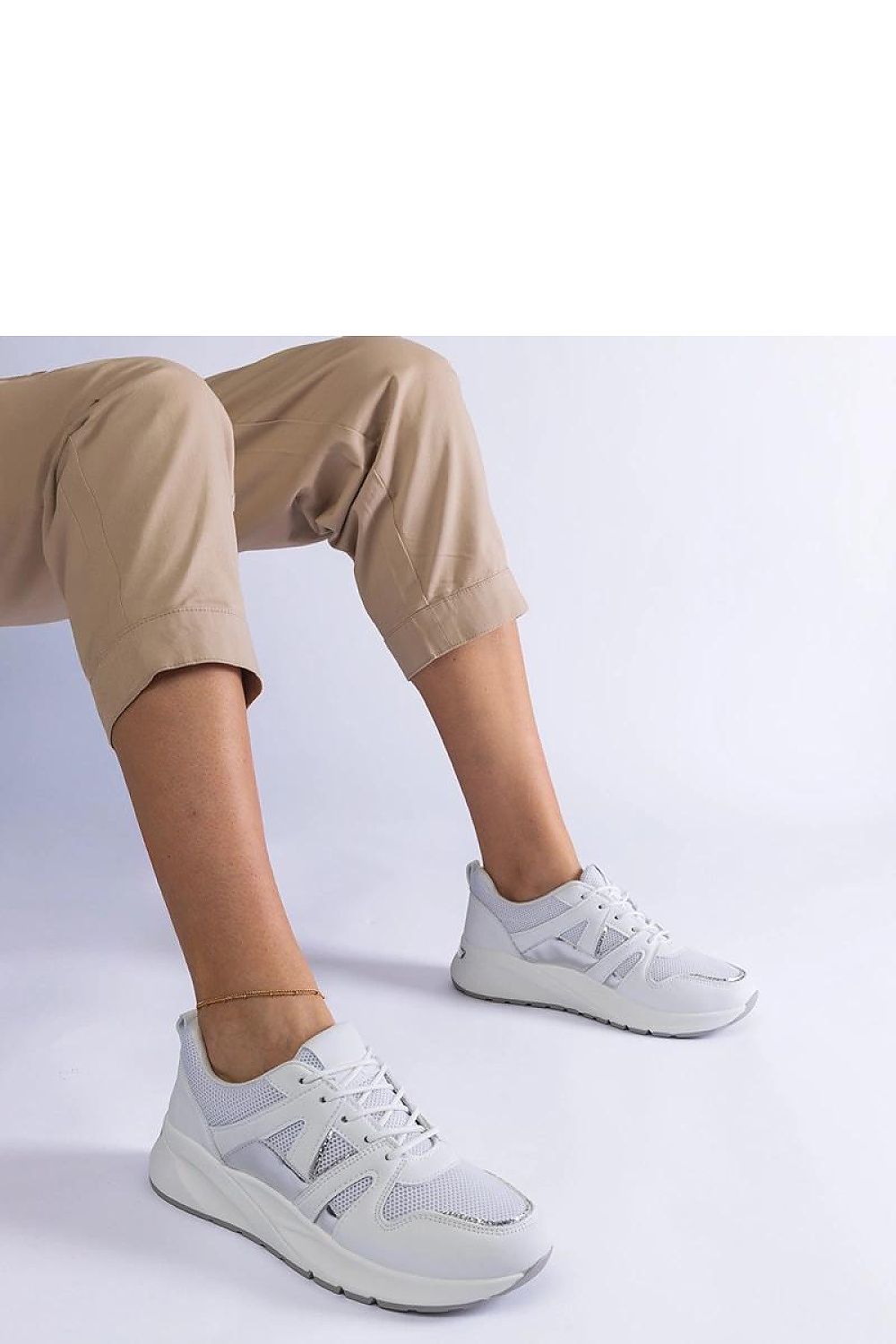   Białe sneakersy na grubej podeszwie Sierra - Solea 