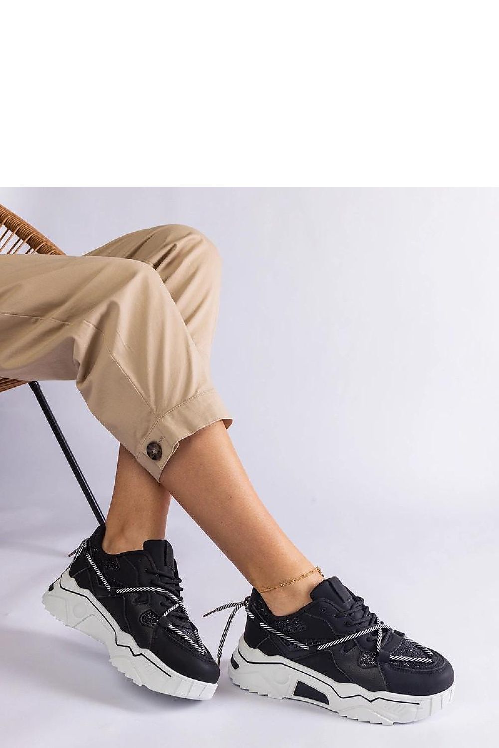   Czarne sneakersy damskie z brokatem Agar - Solea 