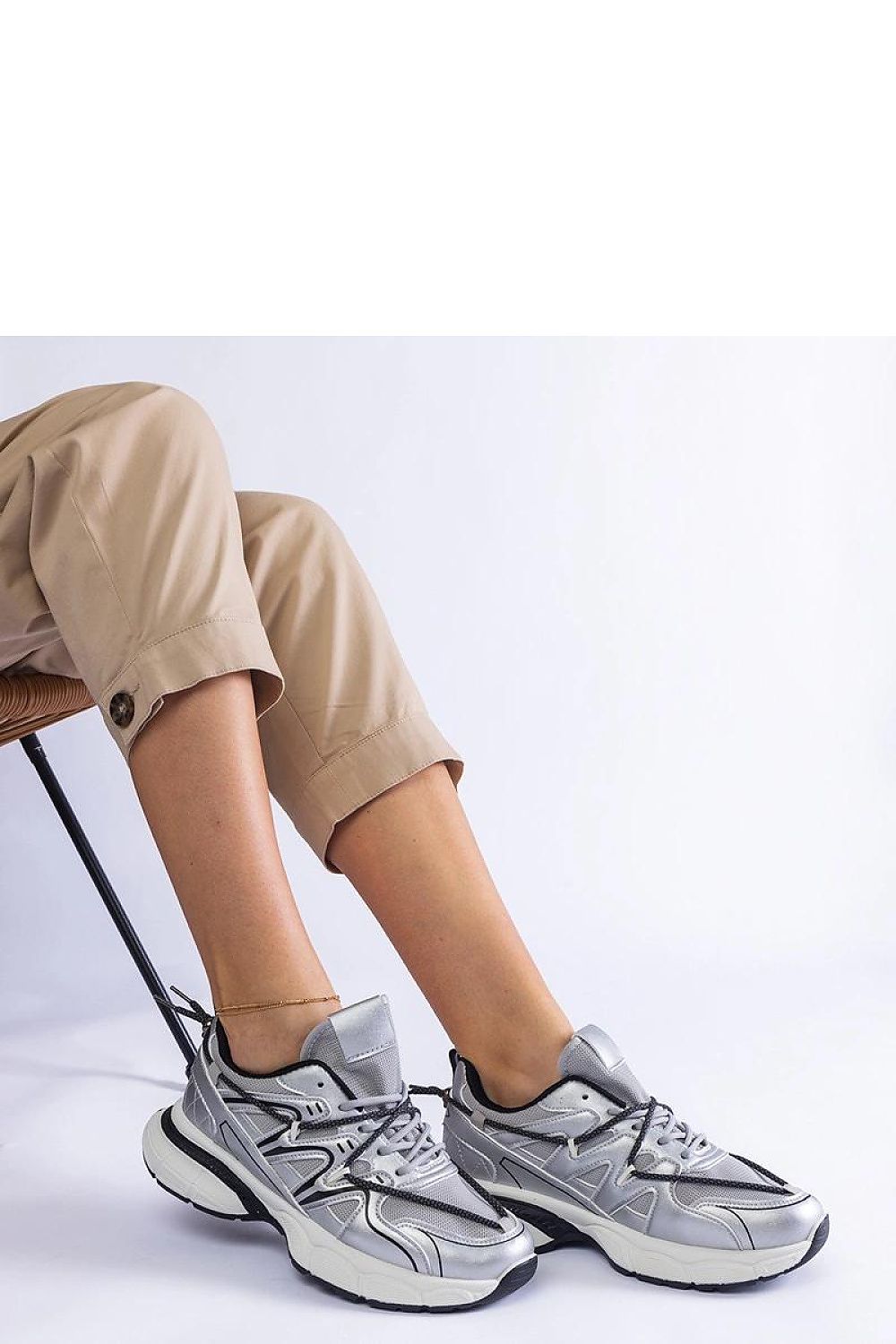   Srebrne damskie sneakersy na masywnej podeszwie Colunga - Solea 