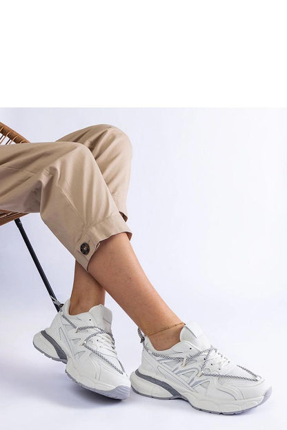   Białe damskie sneakersy na masywnej podeszwie Colunga - Solea 