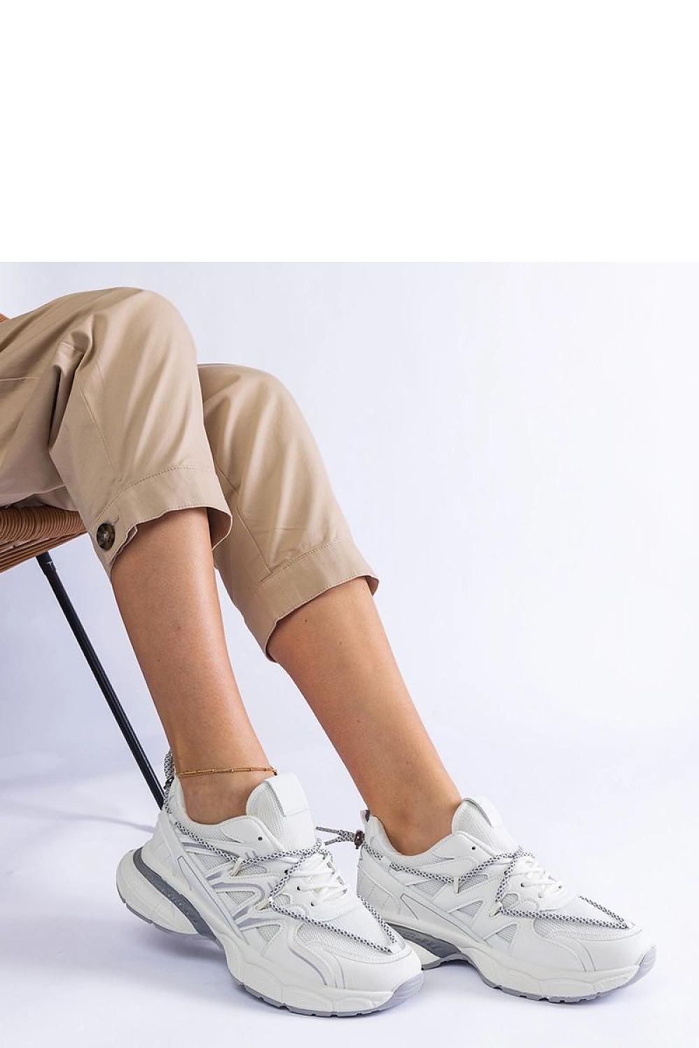   Białe damskie sneakersy na masywnej podeszwie Colunga - Solea 