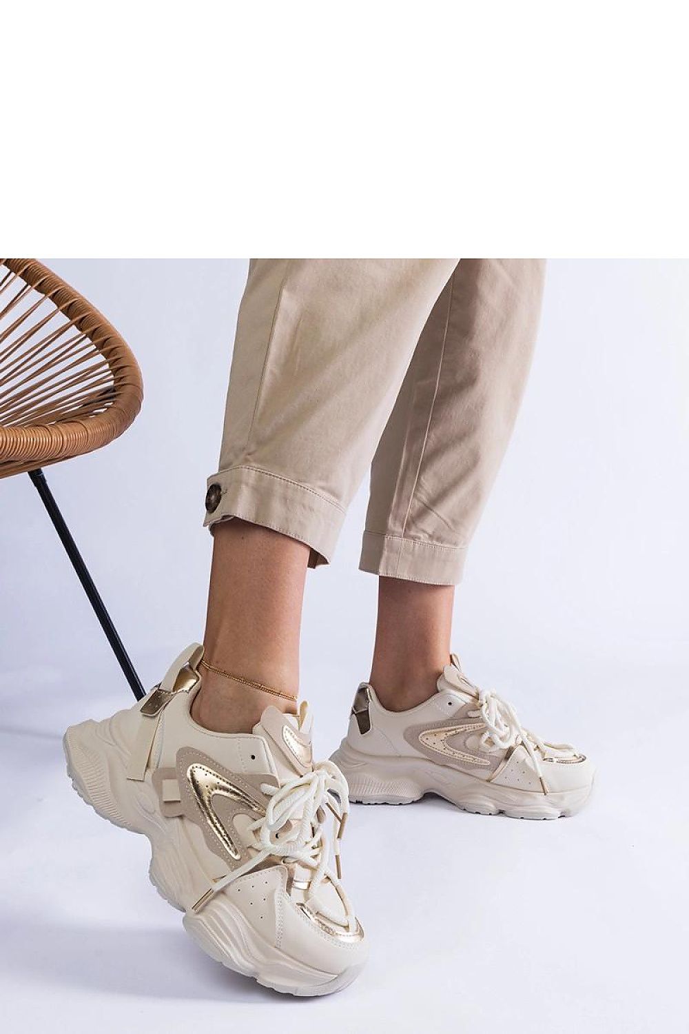   Beżowe sneakersy sportowe damskie na masywnej podeszwie Lien - Solea 