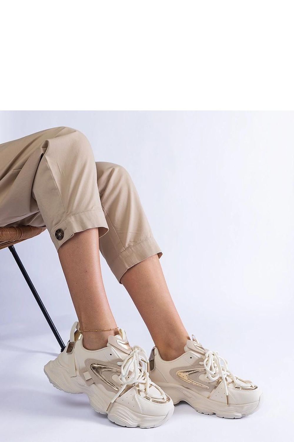   Beżowe sneakersy sportowe damskie na masywnej podeszwie Lien - Solea 
