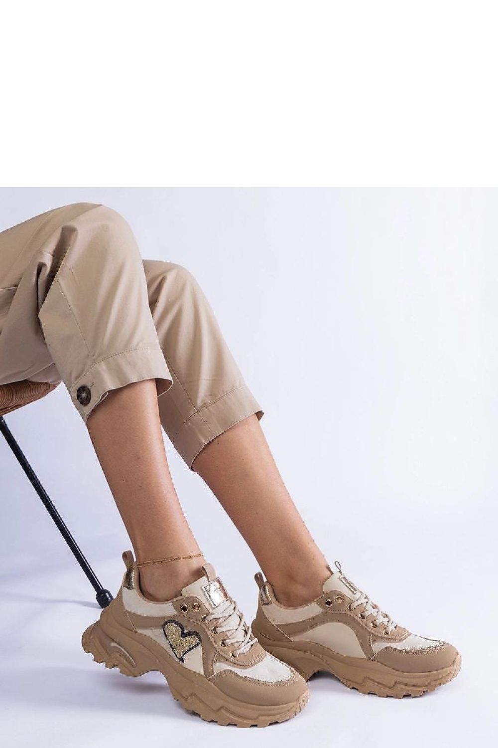   Brązowe sneakersy na platformie z serduszkiem Martineza - Solea 