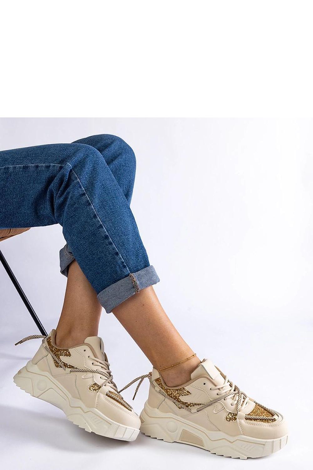   Beżowe sneakersy damskie z brokatem Agar - Solea 