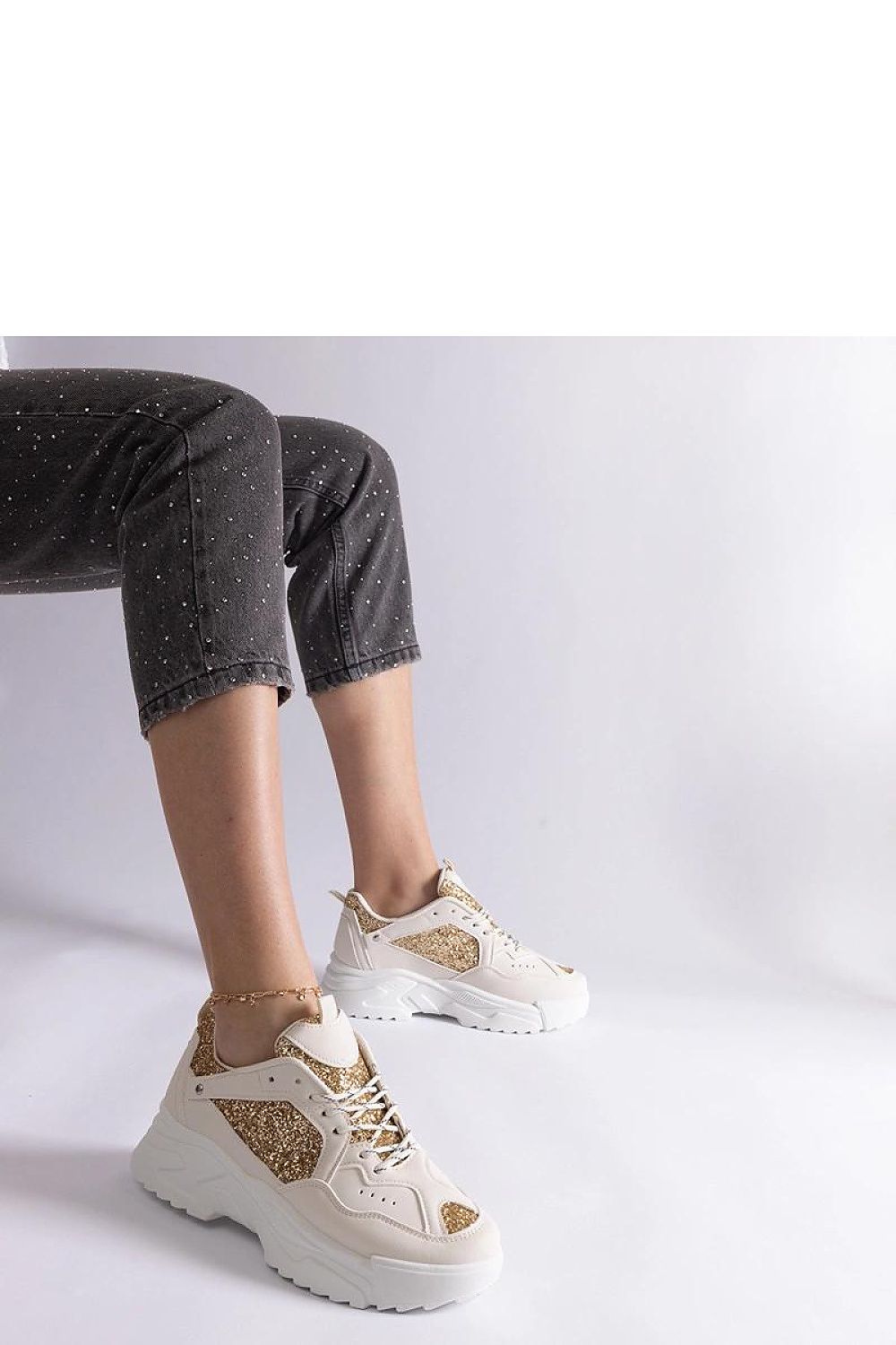   Beżowe sneakersy damskie z brokatowymi wstawkami Caraballo - Solea 