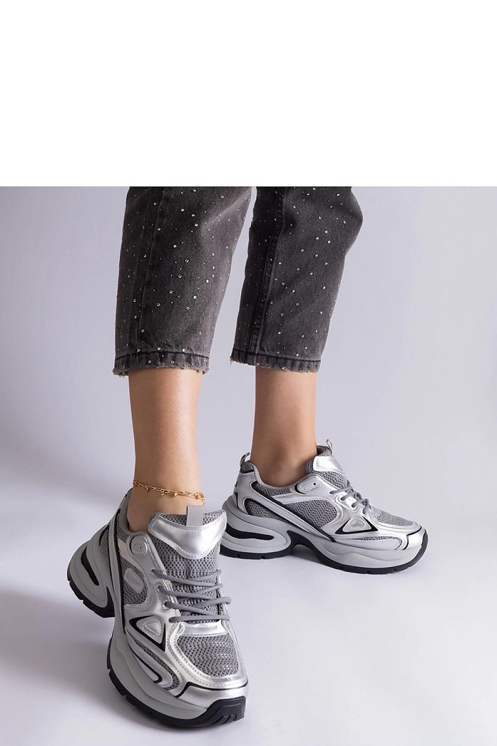   Srebrne sneakersy na masywnej podeszwie Adoma - Solea 