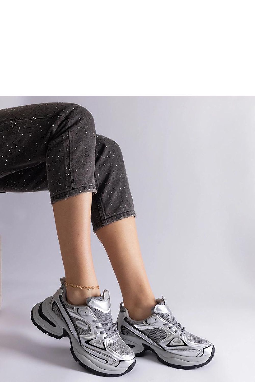   Srebrne sneakersy na masywnej podeszwie Adoma - Solea 