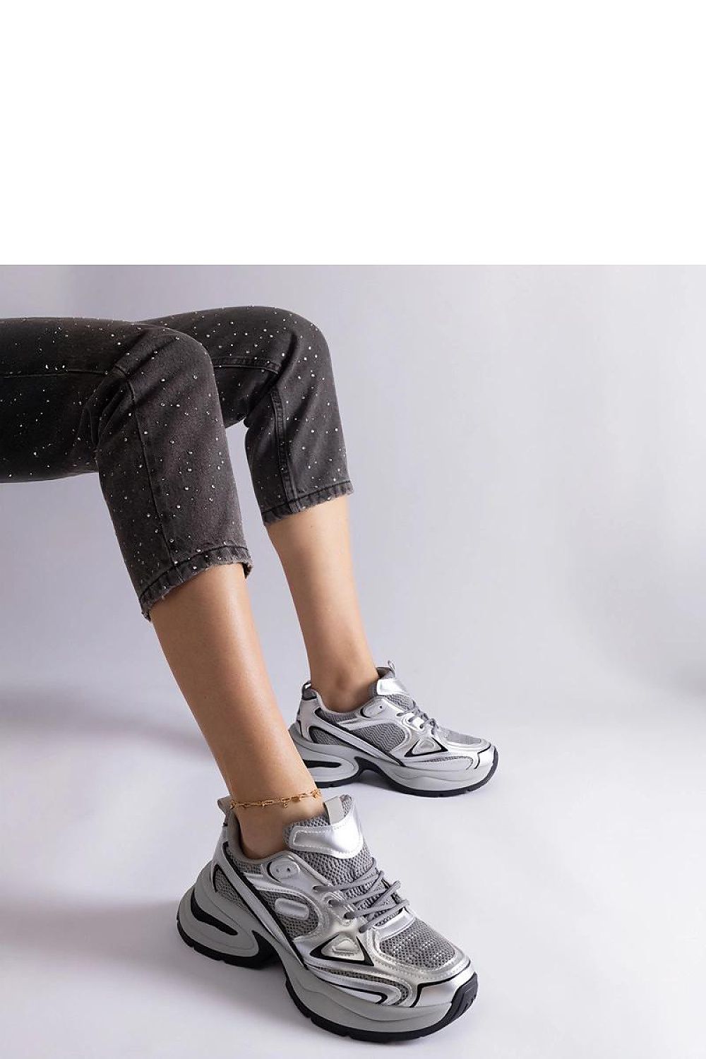   Srebrne sneakersy na masywnej podeszwie Adoma - Solea 