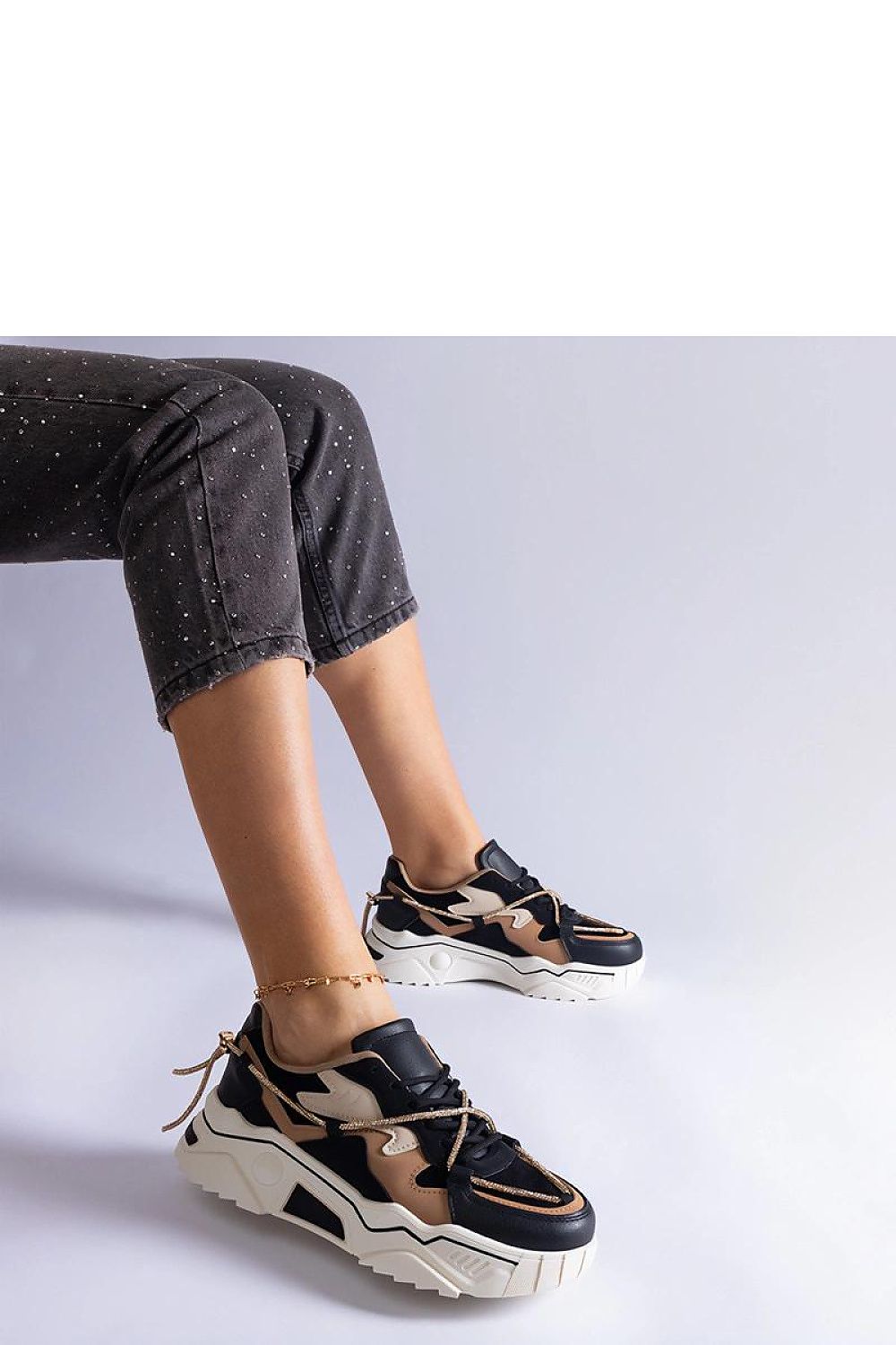   Czarne sneakersy zdobione cyrkoniowym sznurkiem Valdeza - Solea 