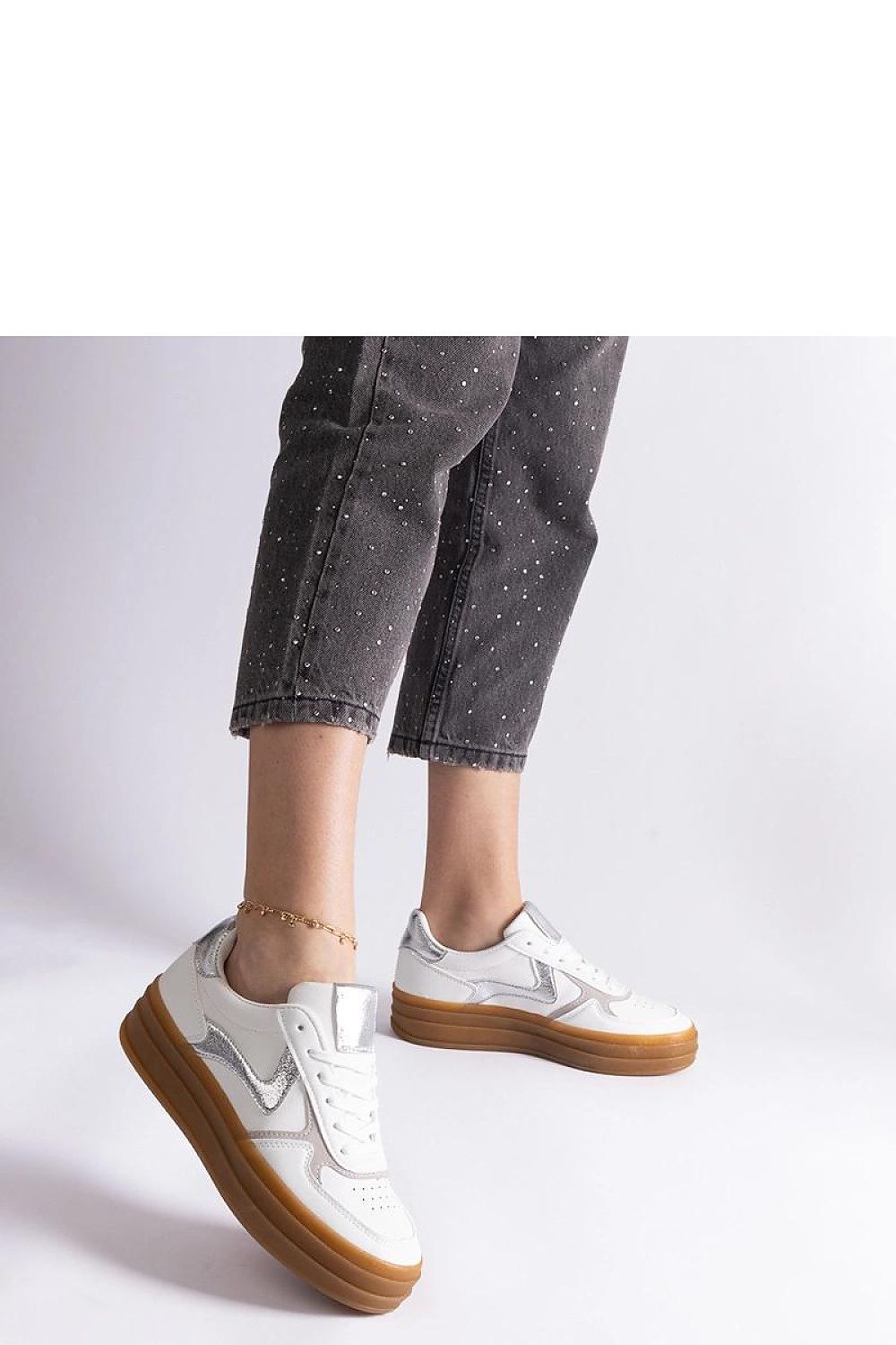   Biało-srebrne sneakersy na gumowej podeszwie Quica - Solea 