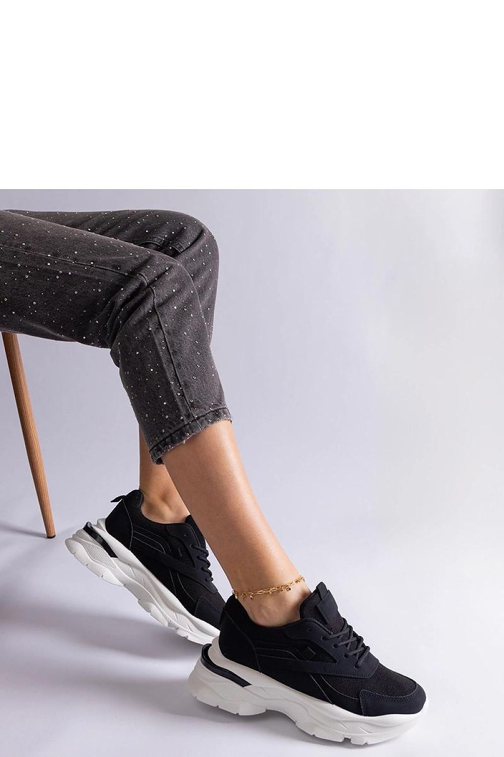   Czarne sneakersy na grubszej podeszwie Guerrera - Solea 