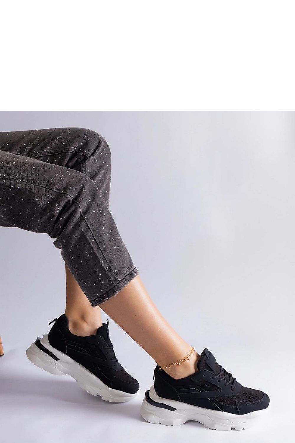   Czarne sneakersy na grubszej podeszwie Guerrera - Solea 