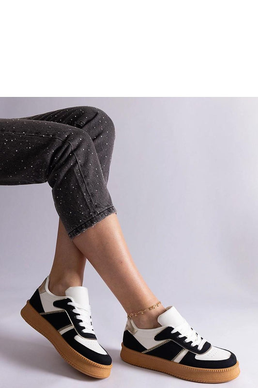   Czarne sneakersy sznurowane na platformie Felicita - Solea 