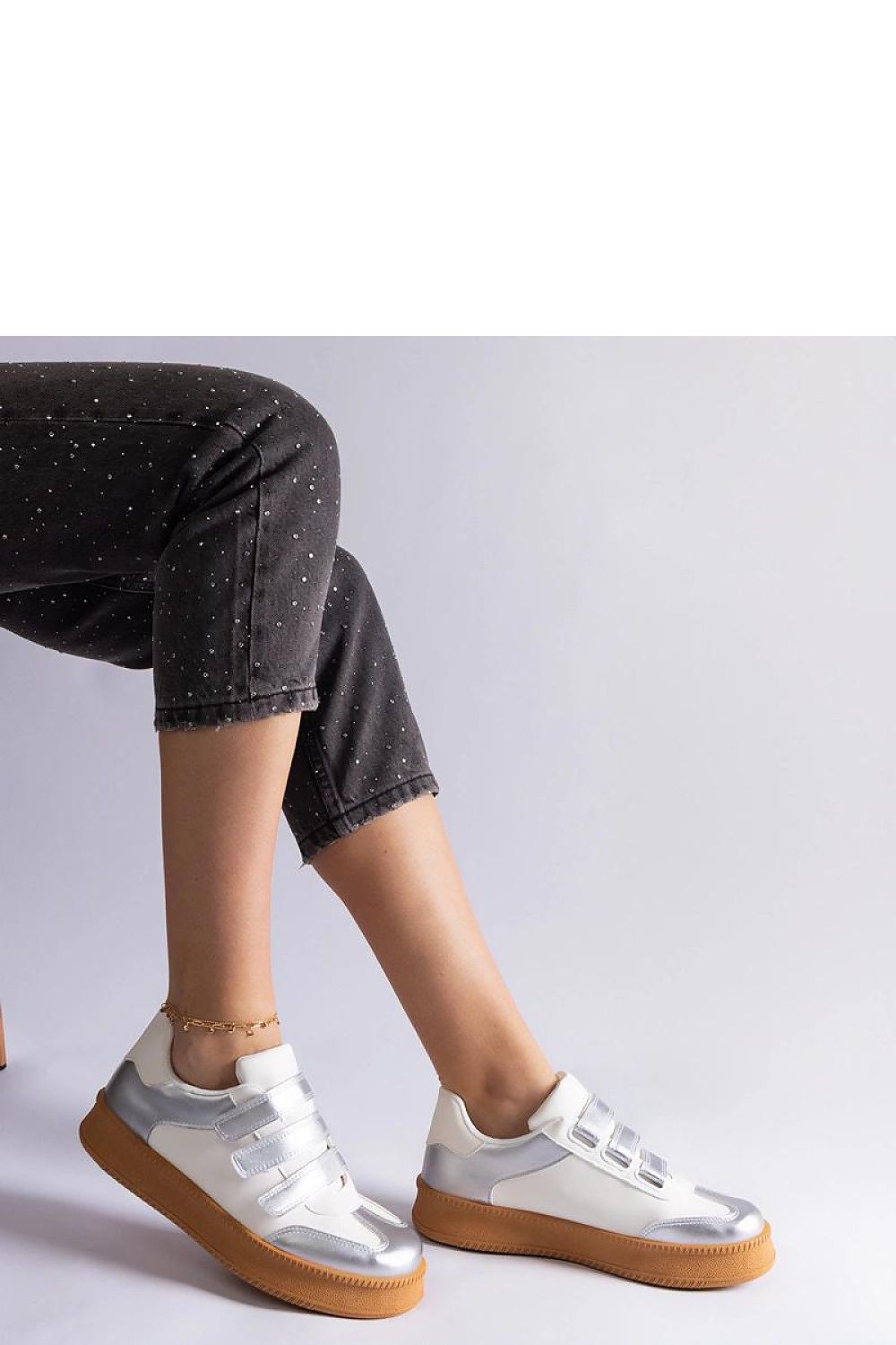   Srebrne sneakersy zapinane na rzepy Mena - Solea 