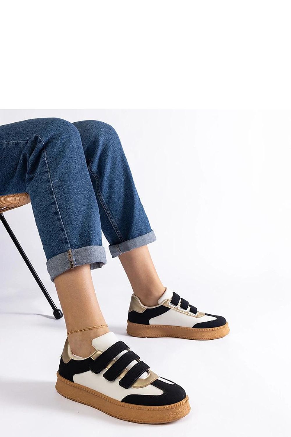   Czarne sneakersy zapinane na rzepy Mena - Solea 