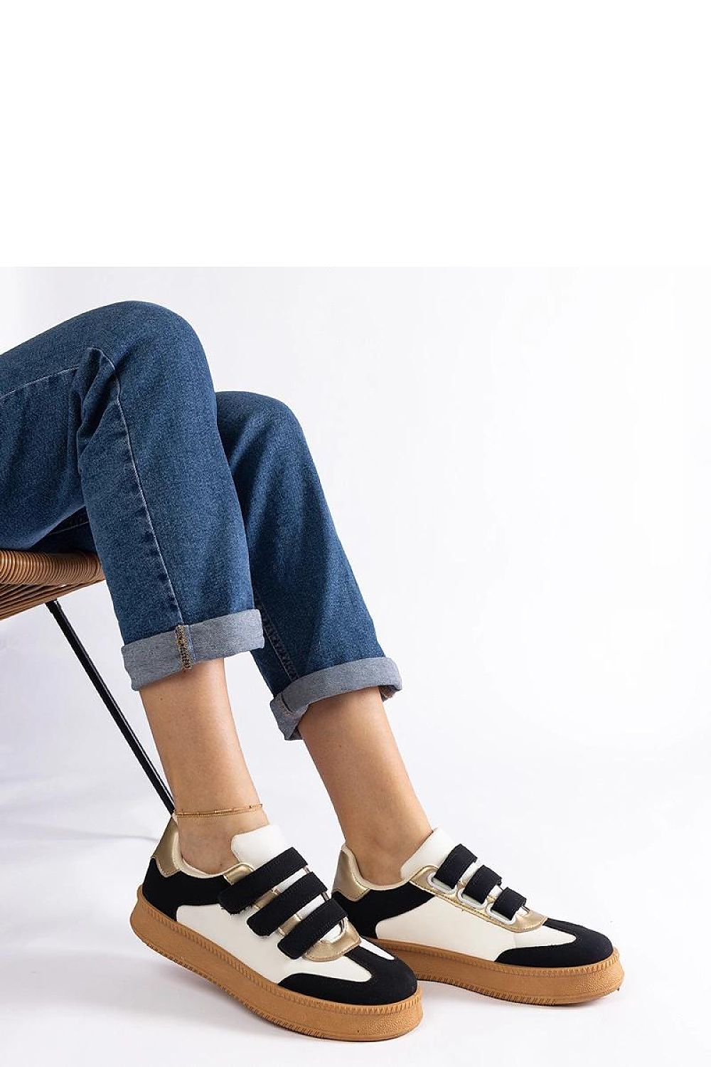   Czarne sneakersy zapinane na rzepy Mena - Solea 