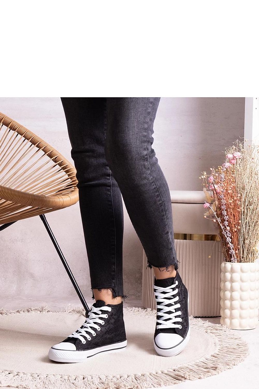   Czarne wysokie trampki z koronką Bonifakima - Solea 