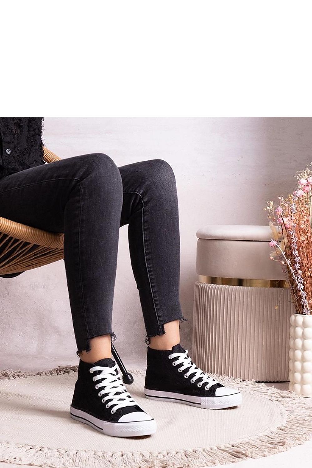   Czarne wysokie trampki z koronką Bonifakima - Solea 