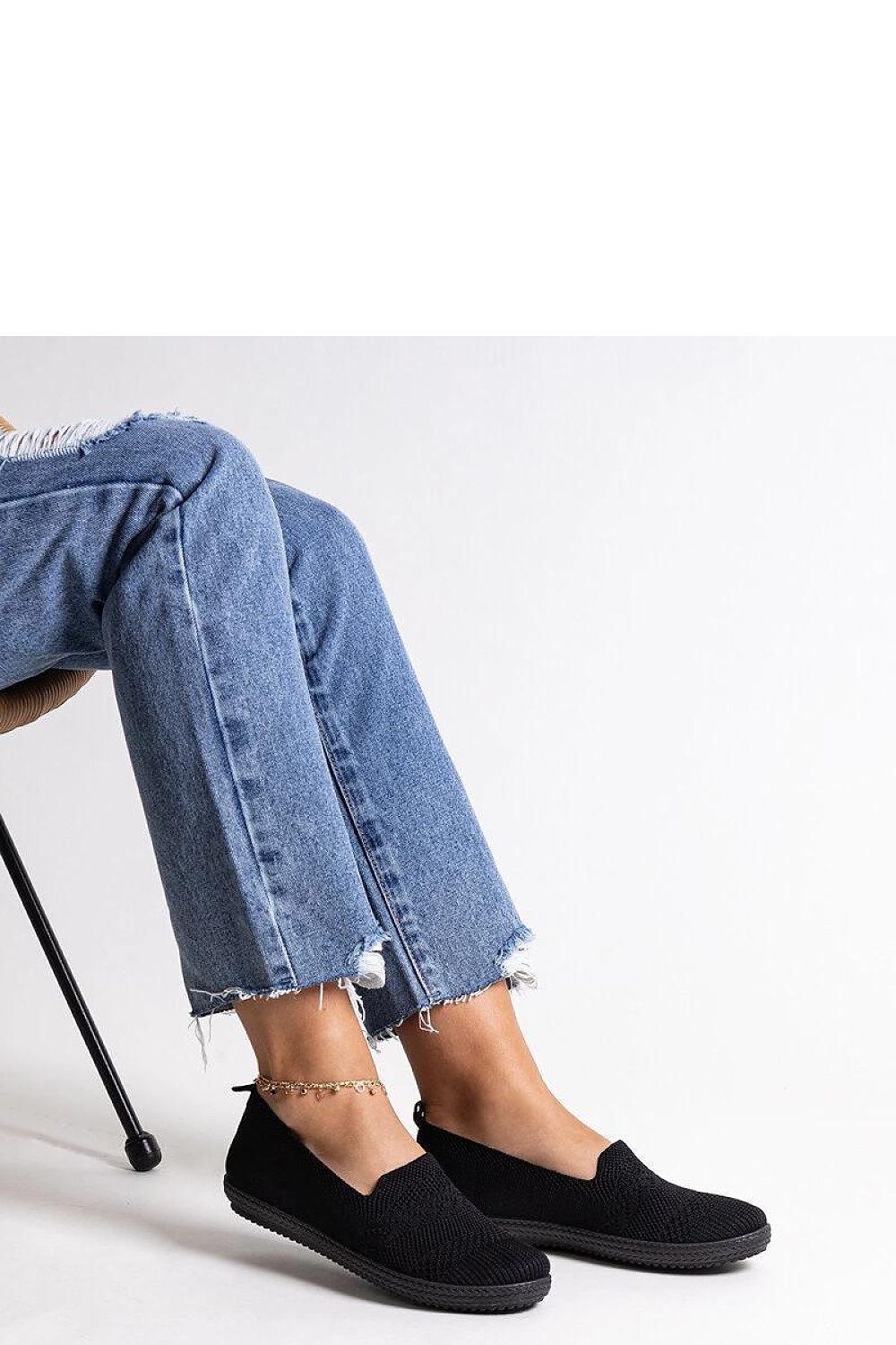   Czarne wsuwane materiałowe tenisówki Shadhi - Solea 