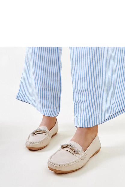   Beżowe mokasyny zdobione cyrkoniami Adiba - Solea 