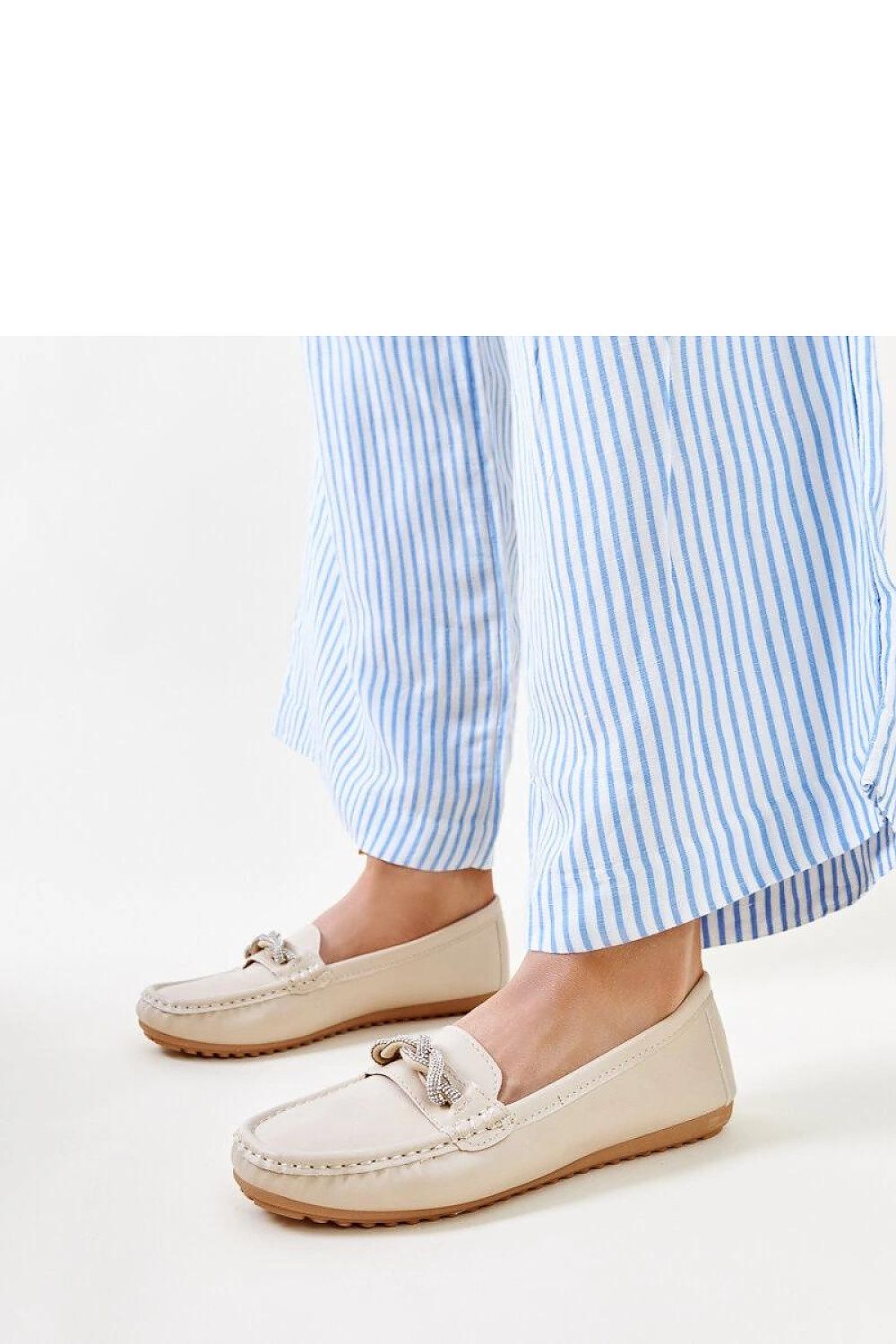   Beżowe mokasyny zdobione cyrkoniami Adiba - Solea 