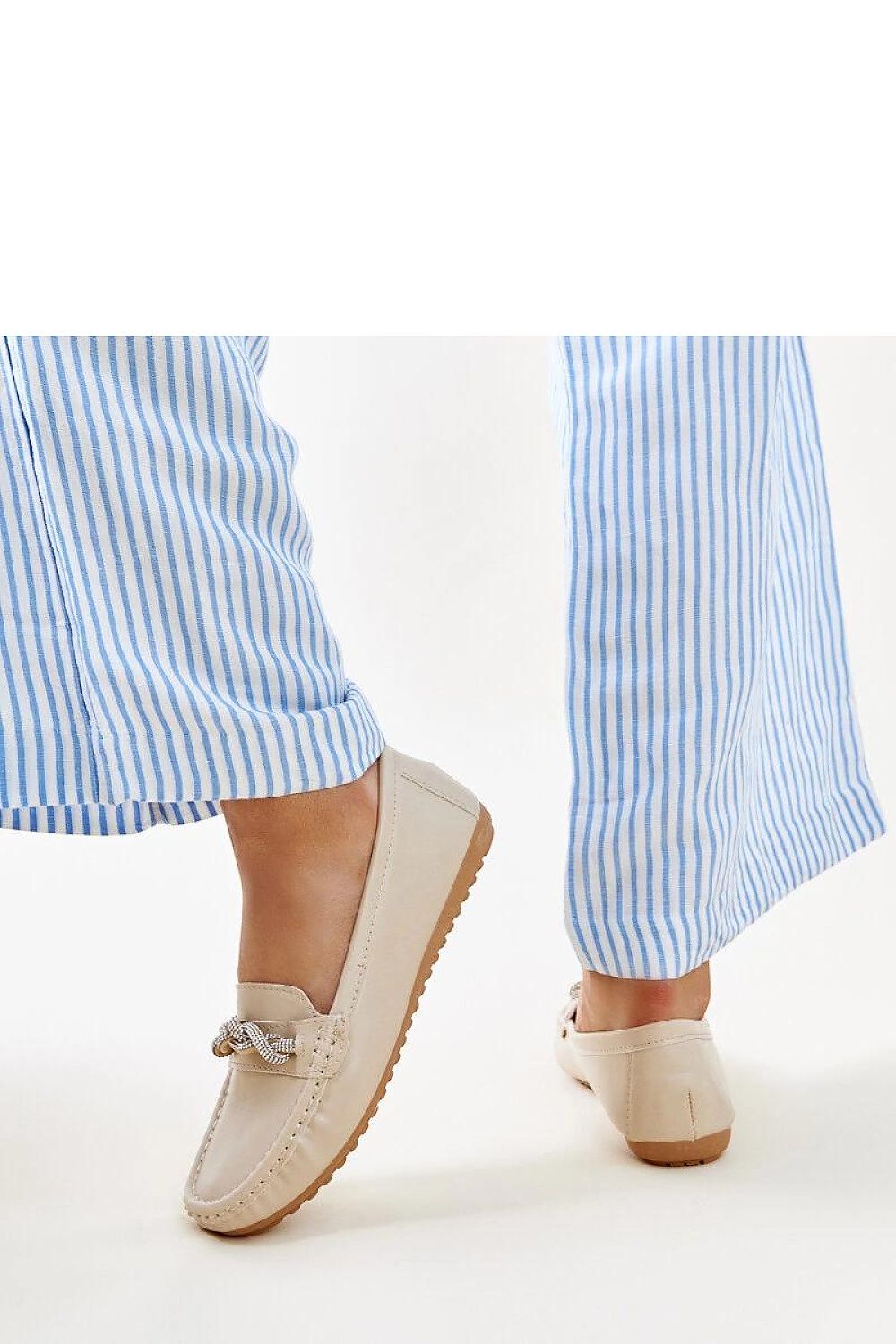   Beżowe mokasyny zdobione cyrkoniami Adiba - Solea 